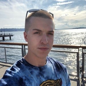 Meet your Posher, Derek